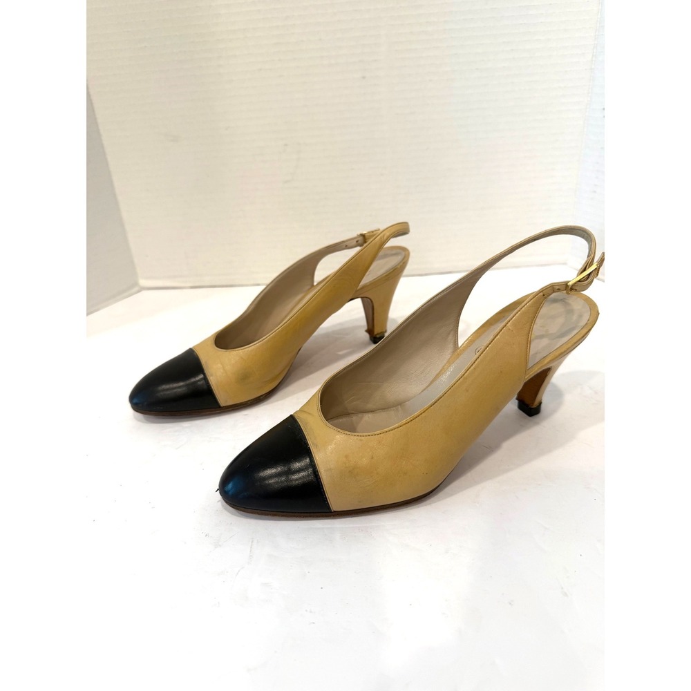 Chanel Beige Black Leather Cap Almond Toe Slingback Heel Pumps Sz 5.5